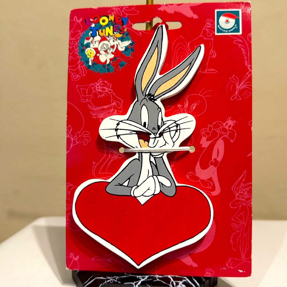 Vintage Santa's World 96 Kurt Adler Looney Tunes Bugs Bunny Red Heart Ornament